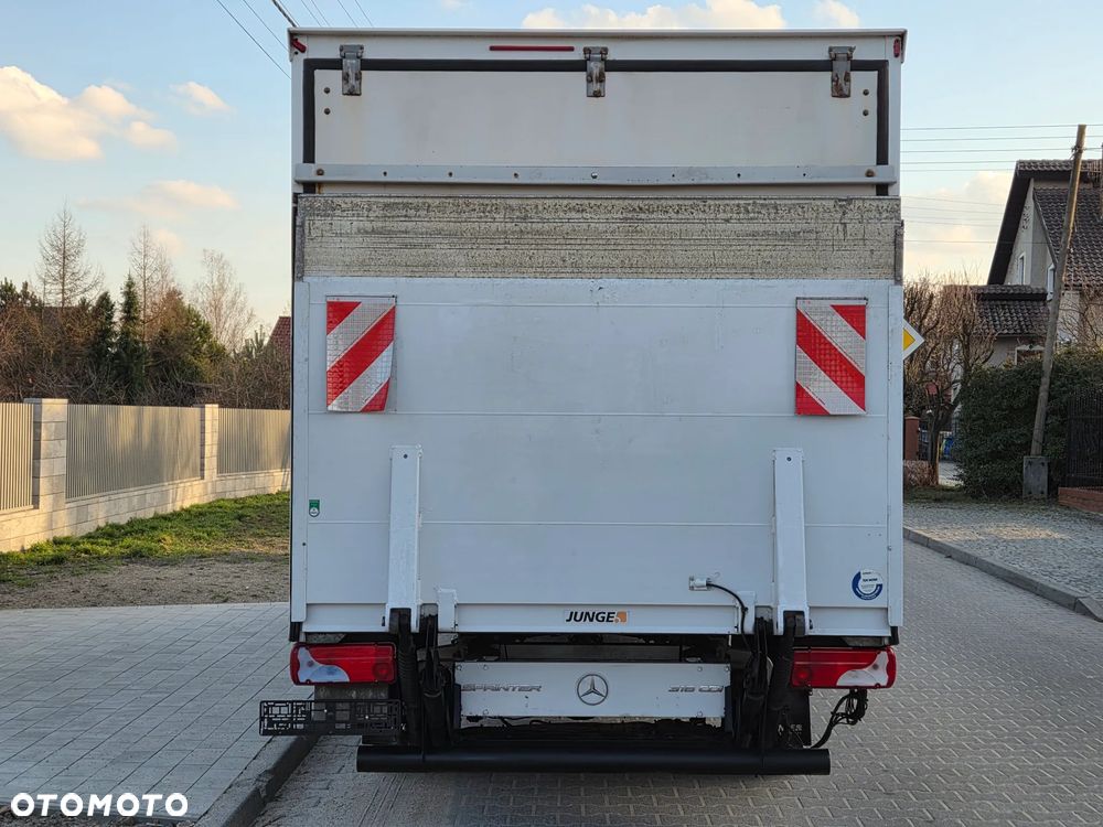 Mercedes-Benz Sprinter - 4