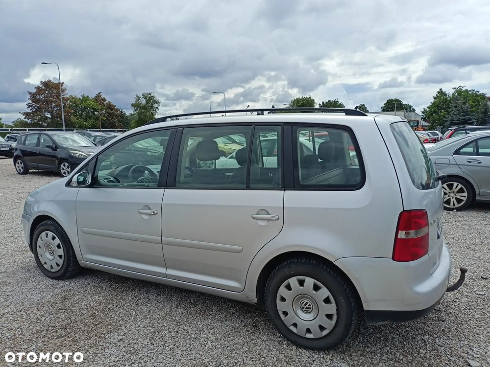 Volkswagen Touran - 3