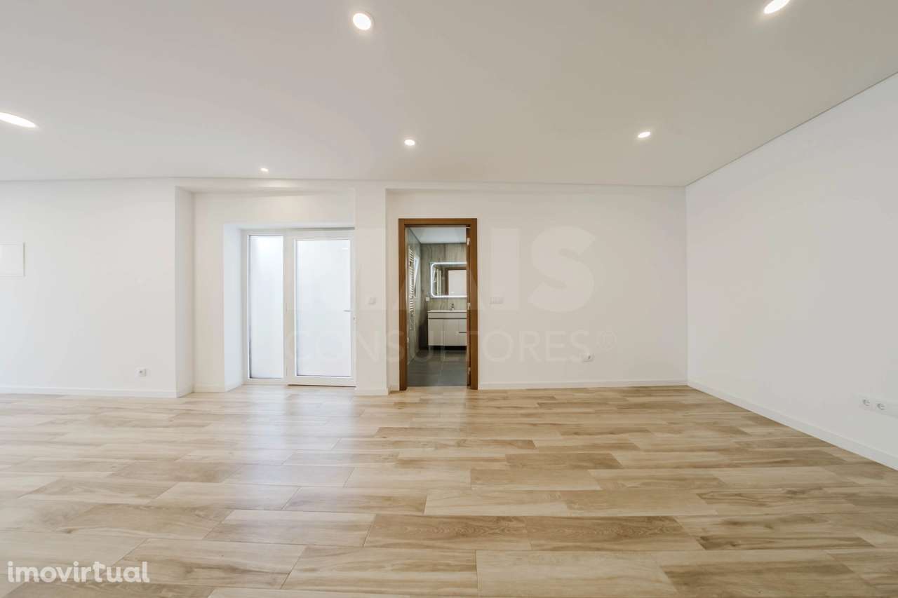 Moradia Remodelada T3 com terraço e pátio no Pó - Grande imagem: 3/37