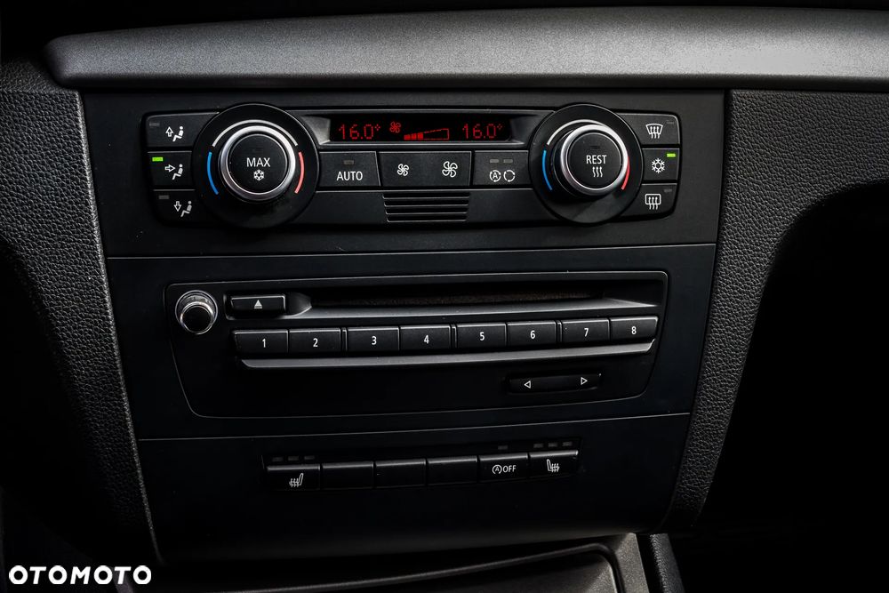 BMW Seria 1 116i - 30