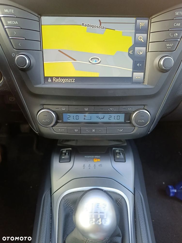 Toyota Avensis 2.0 D-4D Premium - 7