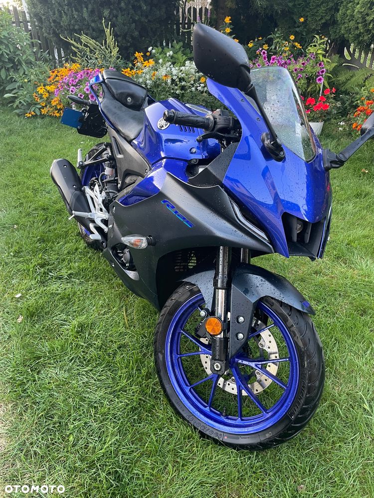 Yamaha YZF - 1
