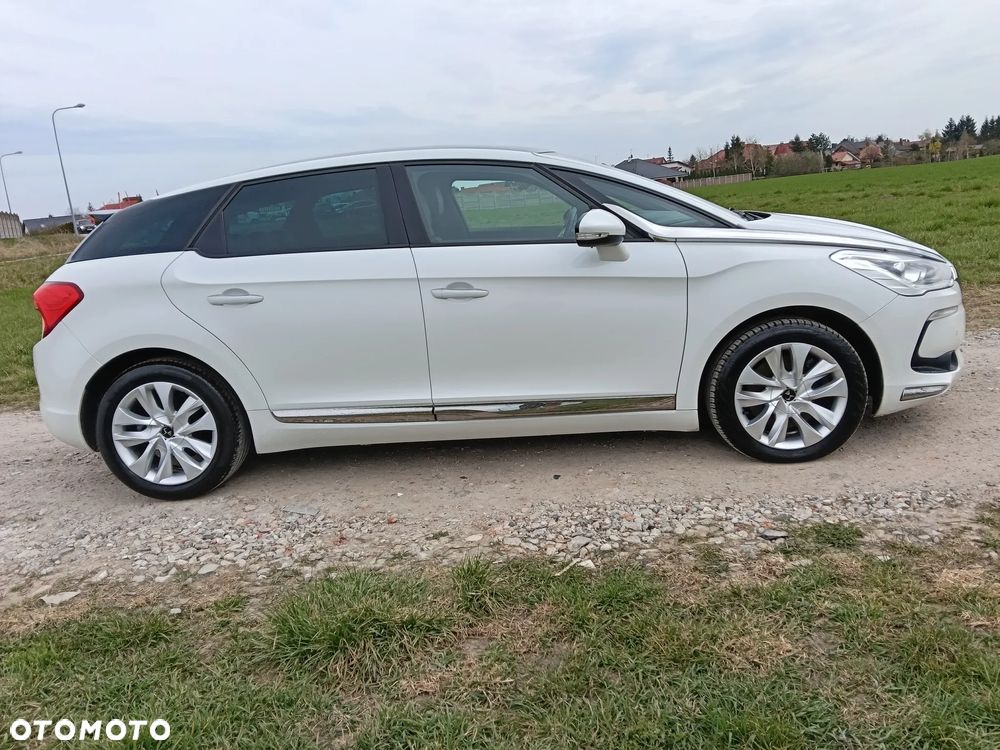 DS Automobiles DS 5 - 5