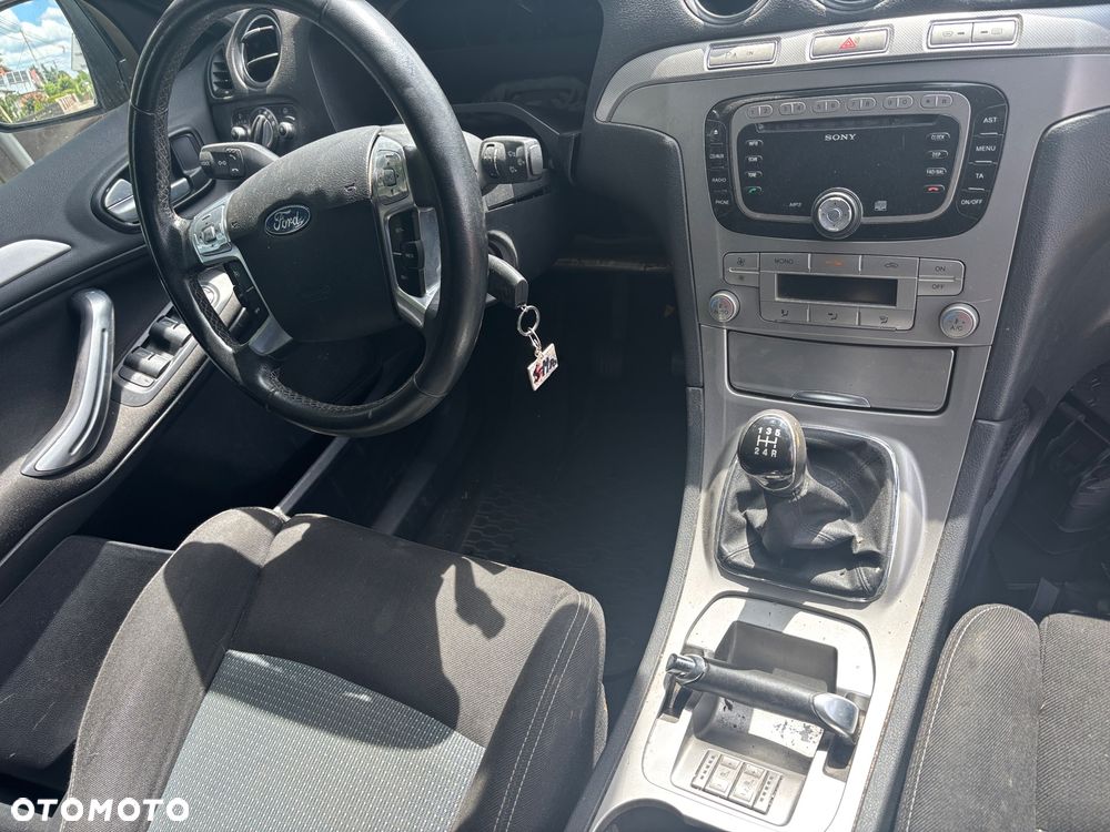 Ford S-Max - 18