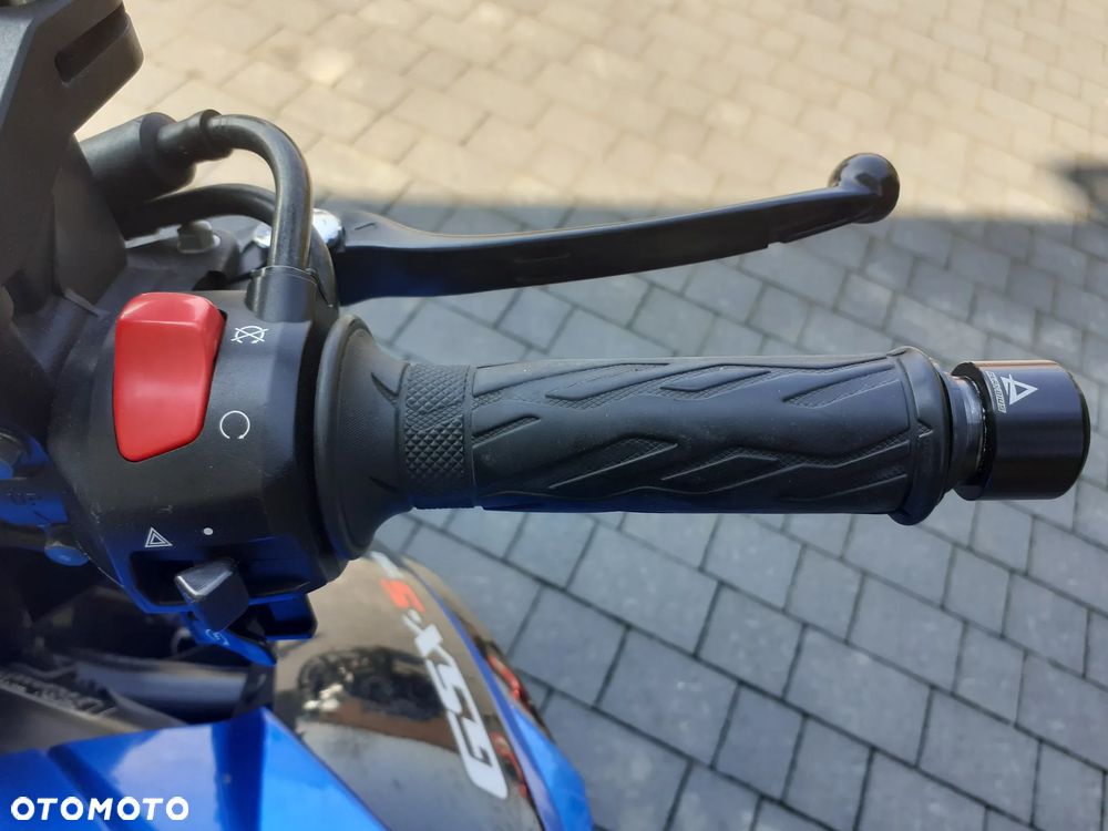 Suzuki GSX - 6