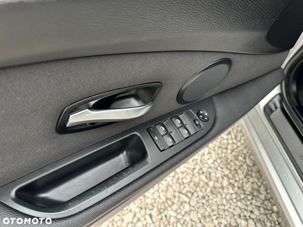 BMW Seria 5 523i - 14