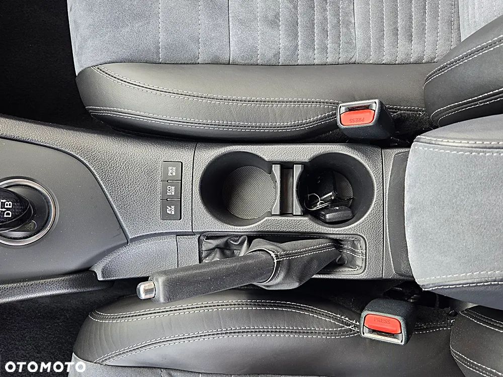 Toyota Auris - 34