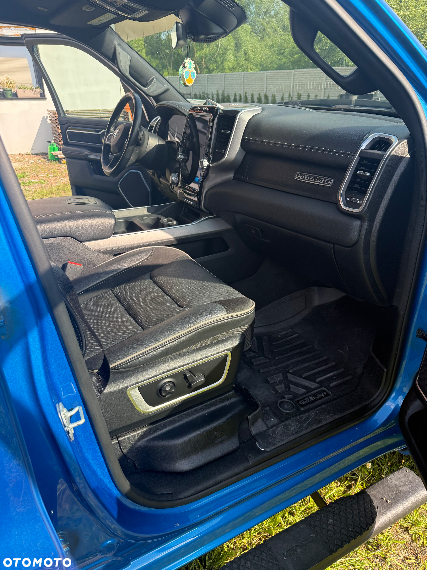RAM 1500 Crew Cab Laramie - 14