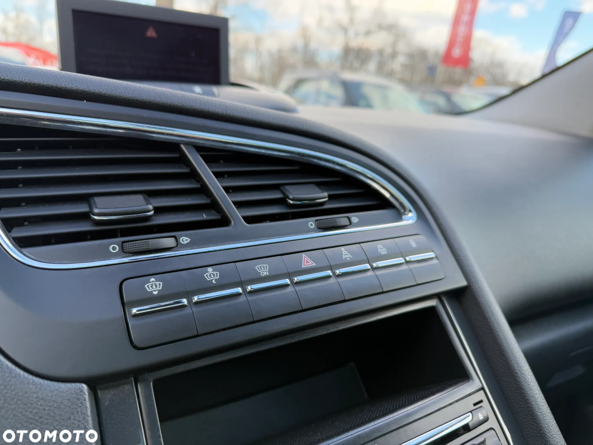Peugeot 5008 1.6 HDi Access 7os - 29