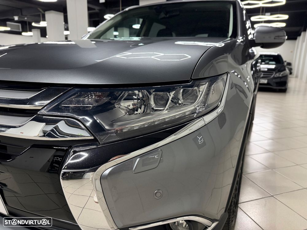 Mitsubishi Outlander 2.2 DI-D Instyle Navi - 12