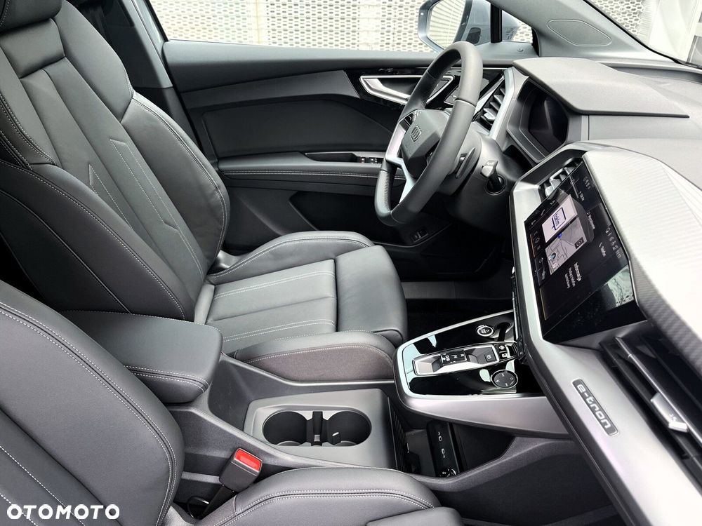 Audi Q4 e-tron - 14