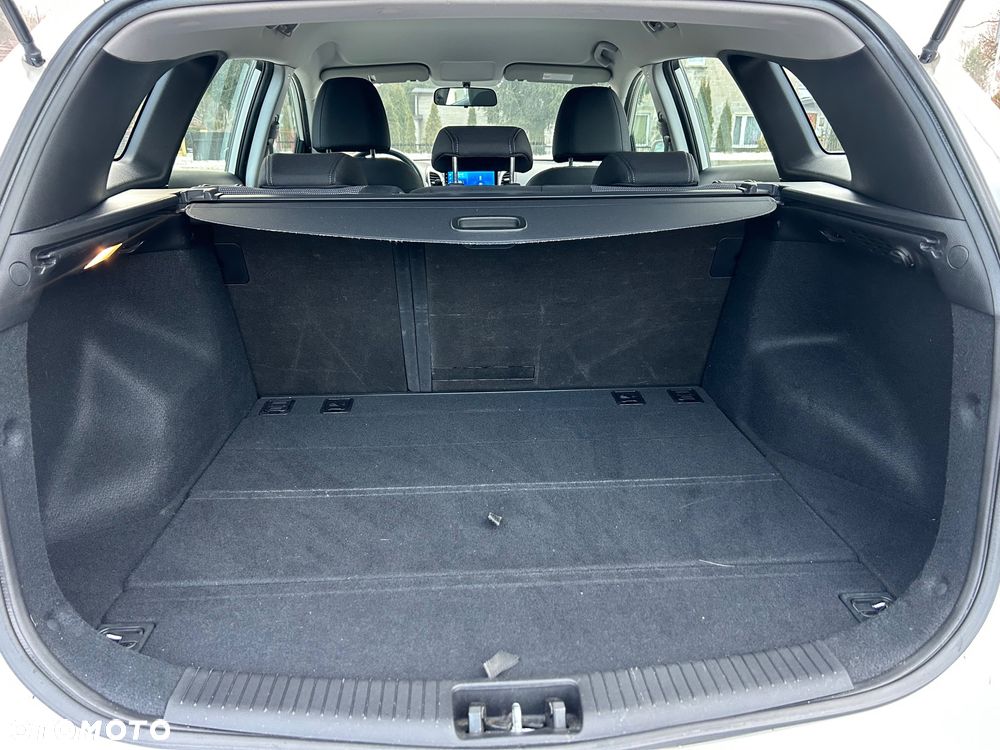 Hyundai i30 1.6 Comfort - 35