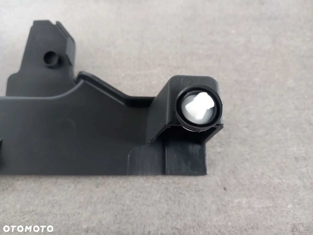 Zaślepka - osłona zawiasu drzwi tylnych prawych Ford Transit/Tourneo Courier 2014- 1864392 - 6