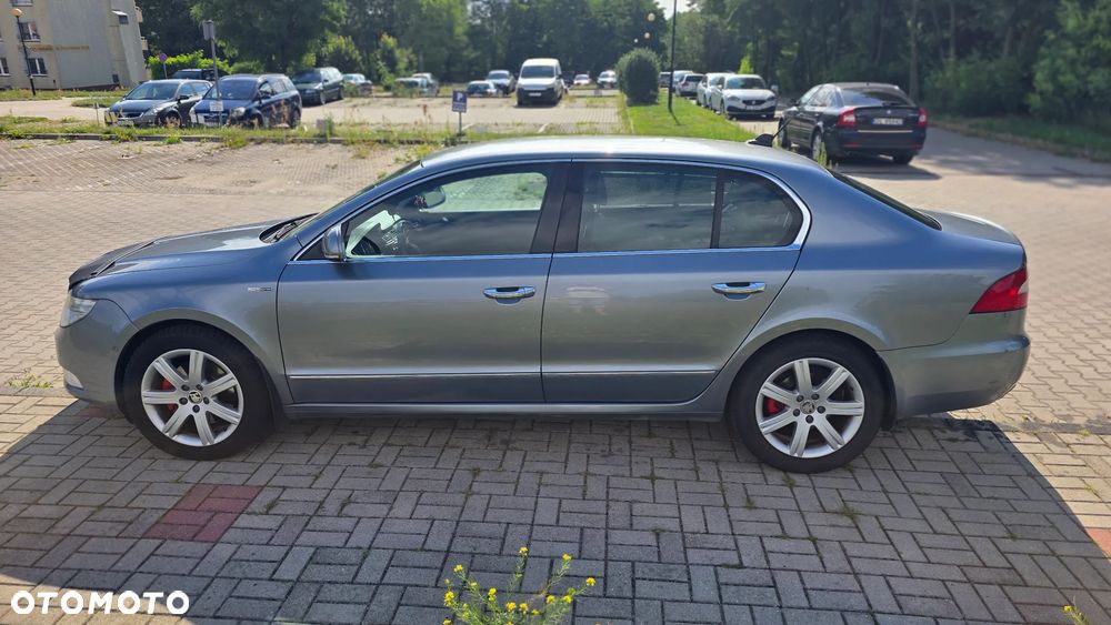 Skoda Superb 2.0 TDI DPF Elegance - 1