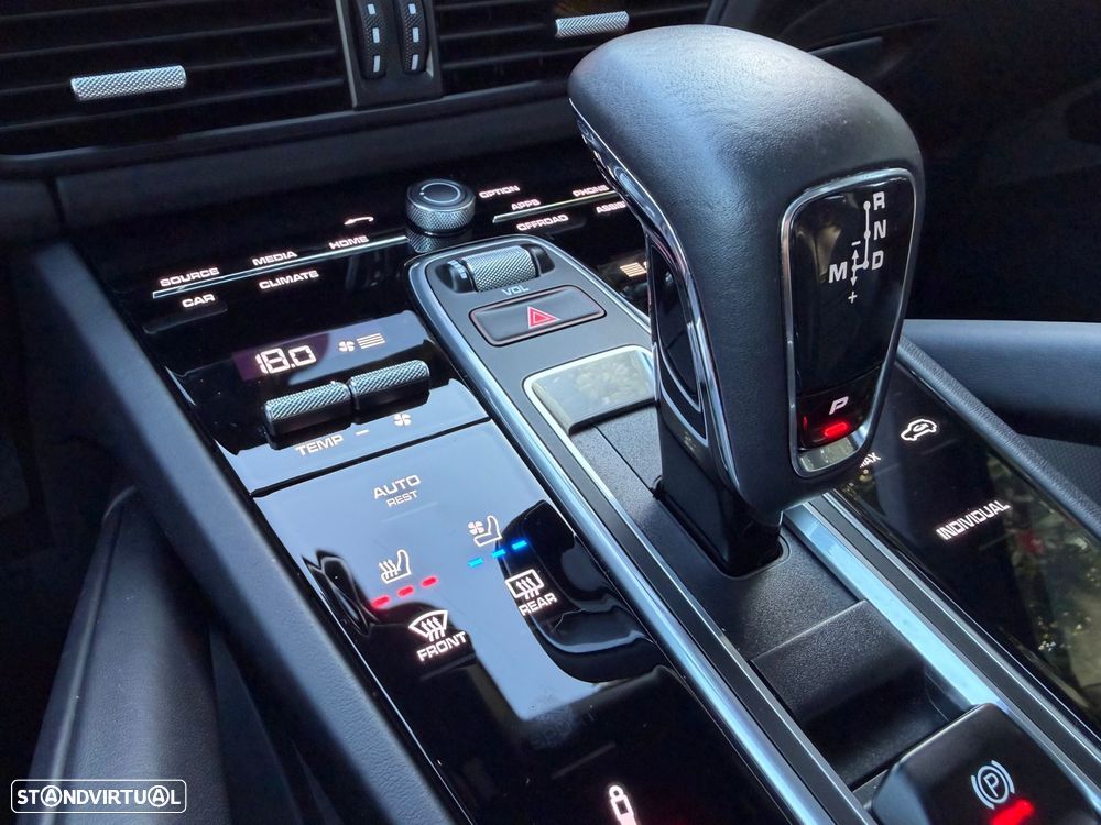 Porsche Cayenne Coupé E-Hybrid Platinum Edition - 30