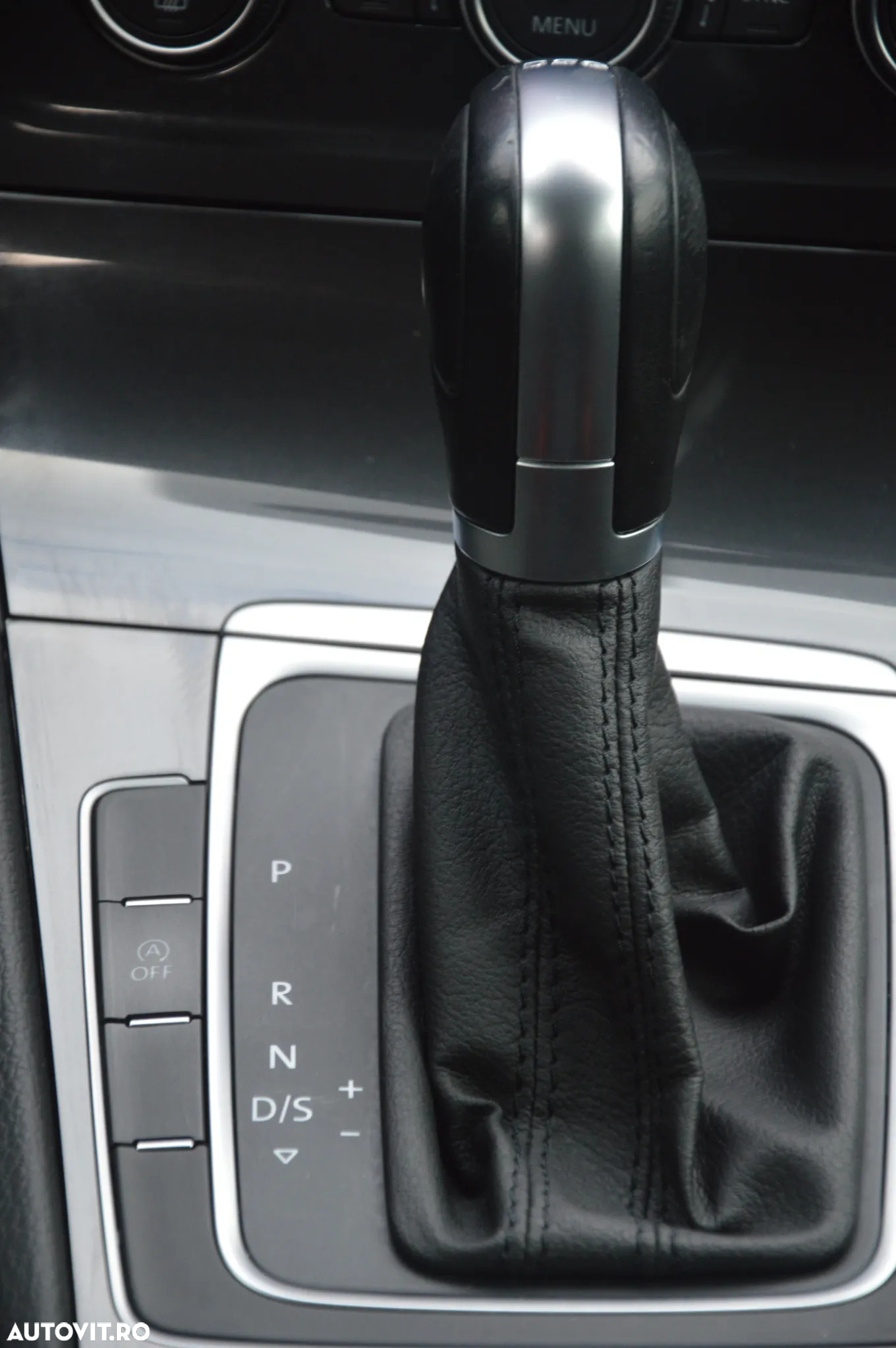 Volkswagen Golf - 32