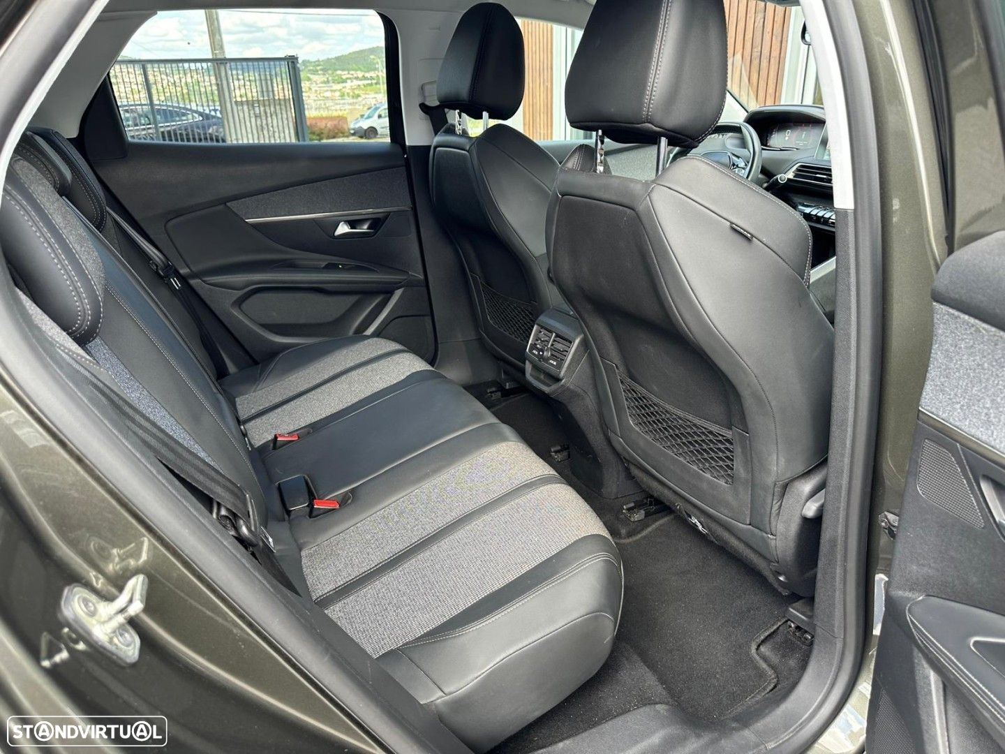 Peugeot 3008 1.5 BlueHDi Allure - 32