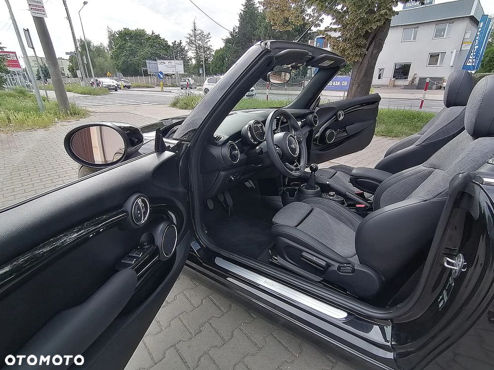 MINI Cooper Cabrio - 24