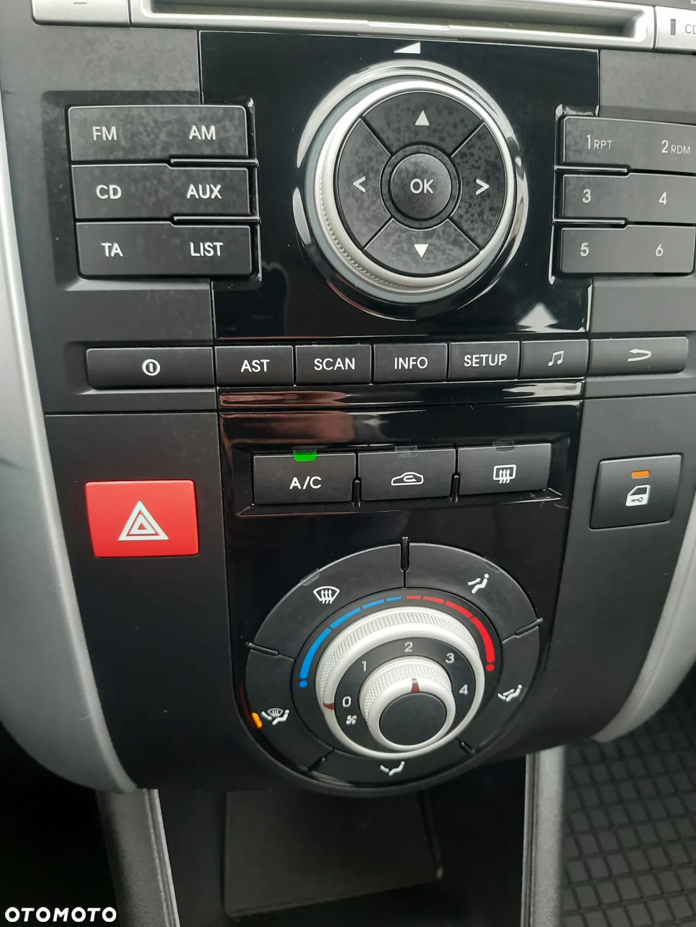 Kia Venga 1.4 L - 10