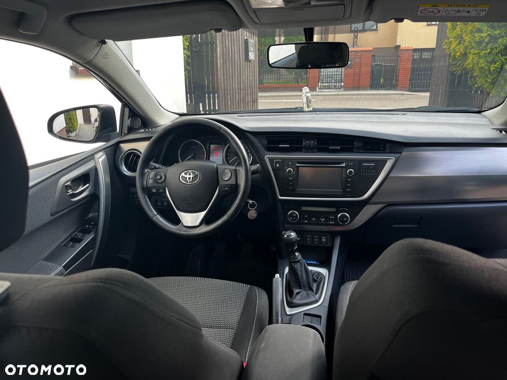 Toyota Auris 1.6 Premium - 12