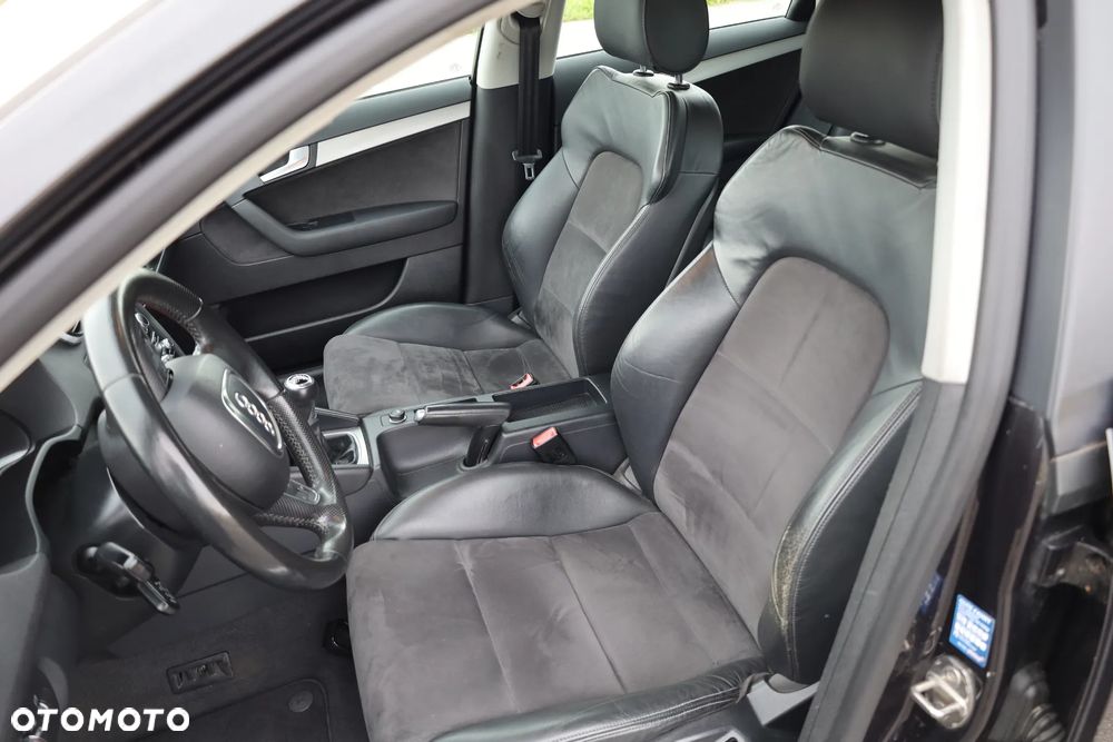 Audi A3 Sportback 1.8 TFSI Ambition - 25