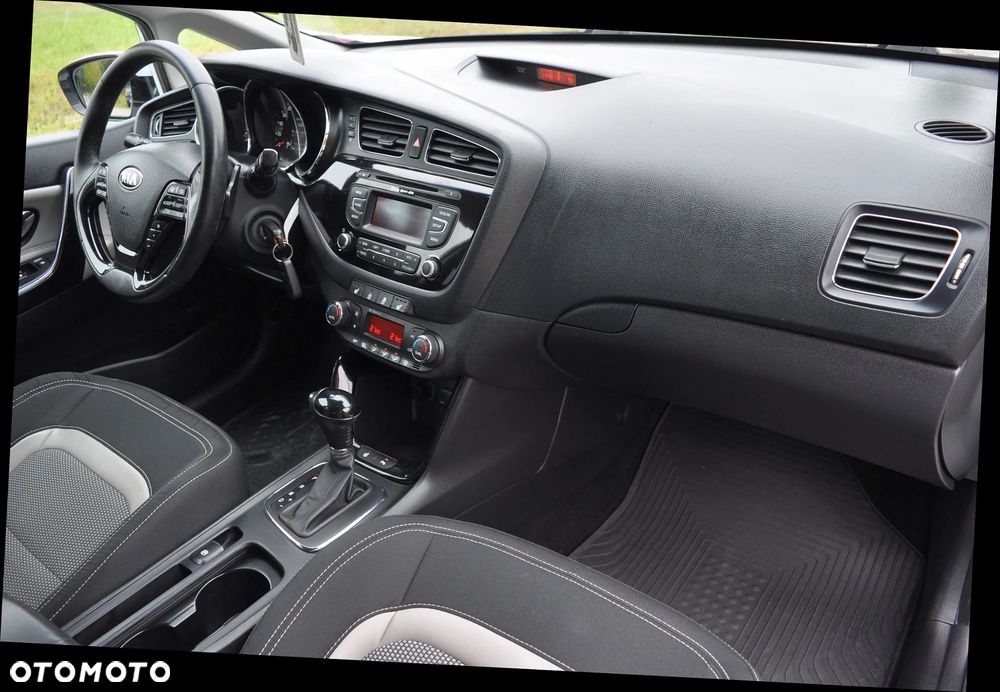 Kia Ceed 1.6 GDI XL DCT - 32