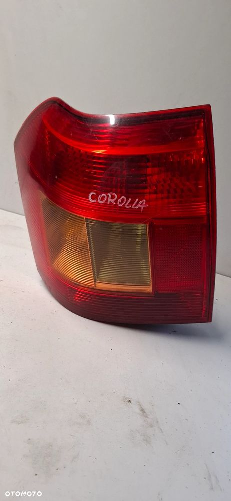 TOYOTA COROLLA E12 2003R 1.6B LAMPA PRAWY TYŁ