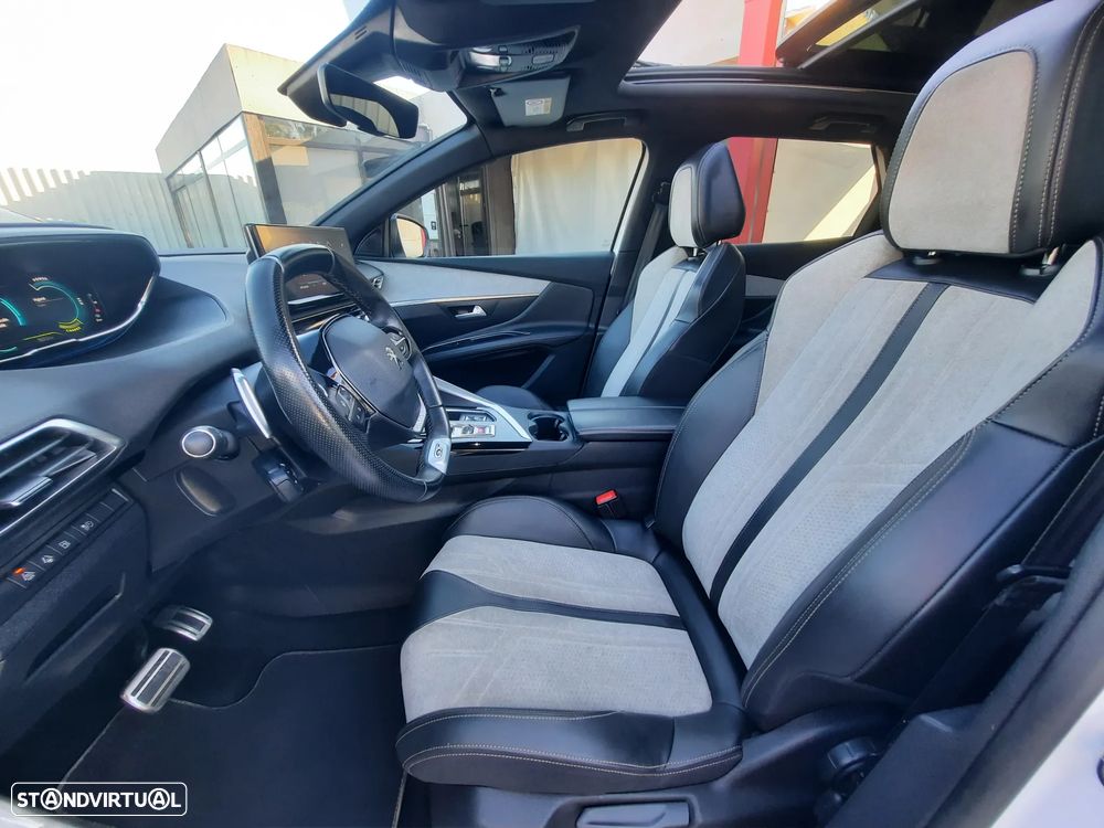 Peugeot 3008 1.6 Hybrid GT Pack e-EAT8 - 24