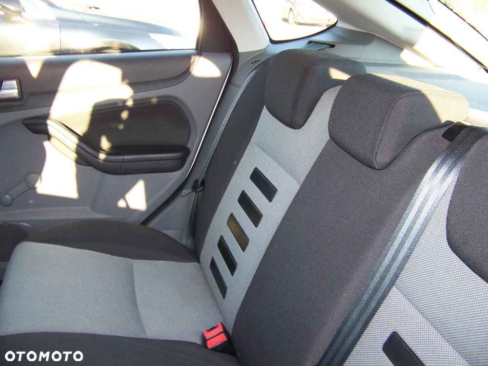 Ford Focus 1.6 Trend EU5 - 8
