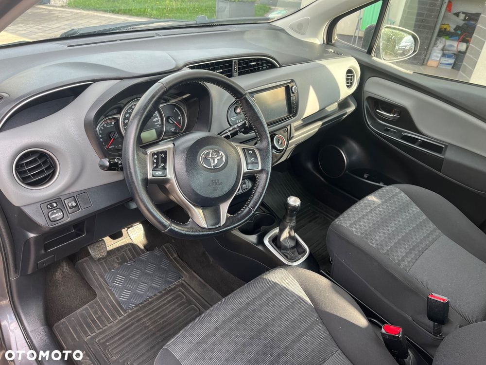 Toyota Yaris 1.0 VVT-i Comfort mit Design-Paket - 9