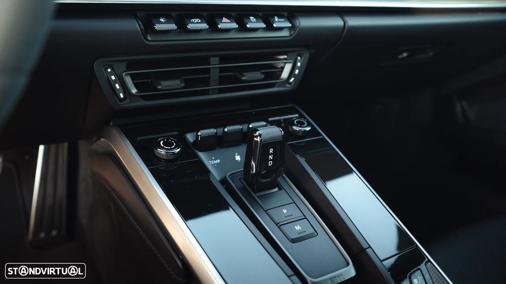 Porsche 911 (992) Turbo S - 15