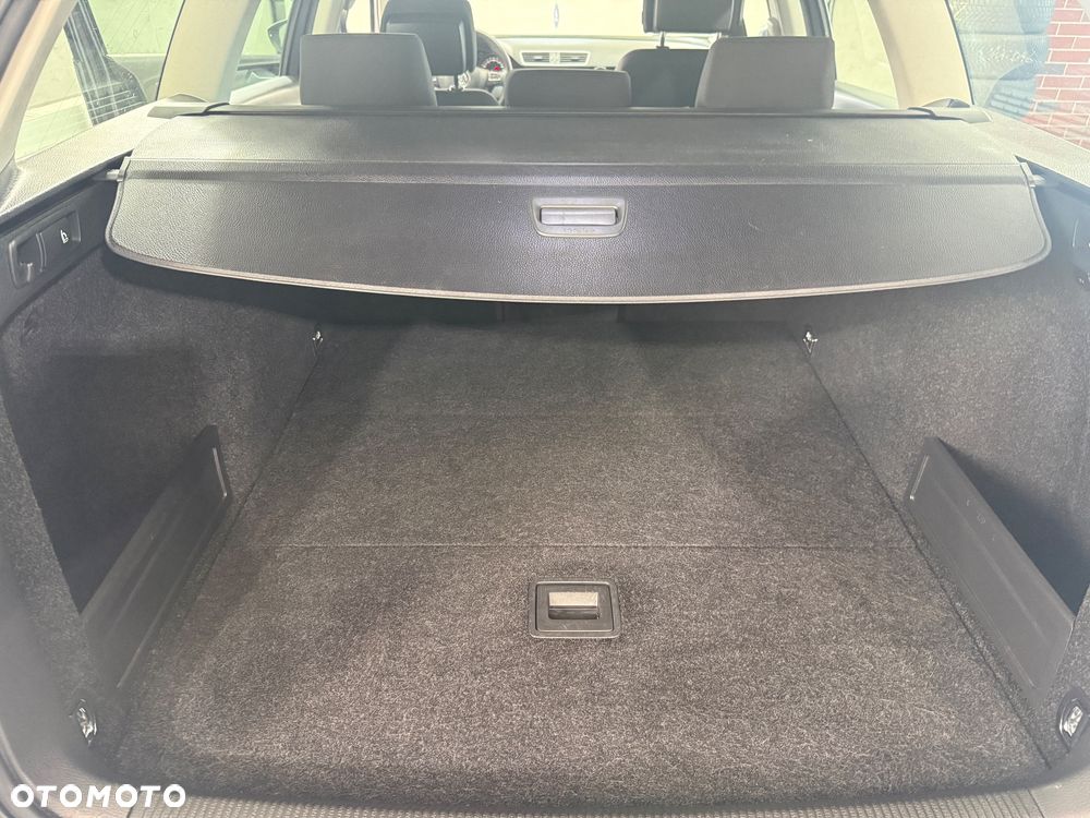 Volkswagen Passat 2.0 TDI DPF Comfortline - 12