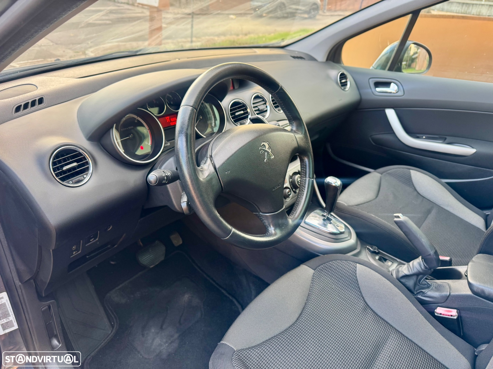 Peugeot 308 SW 1.6 e-HDi Active 2-Tronic - 19