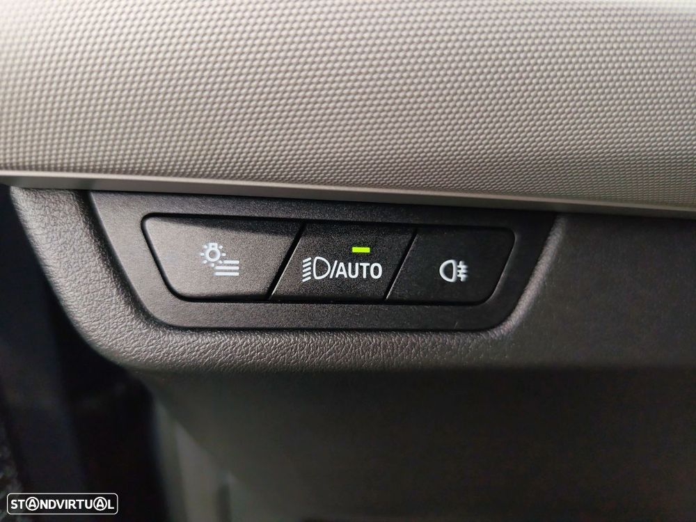 BMW 225xe Active Tourer - 26