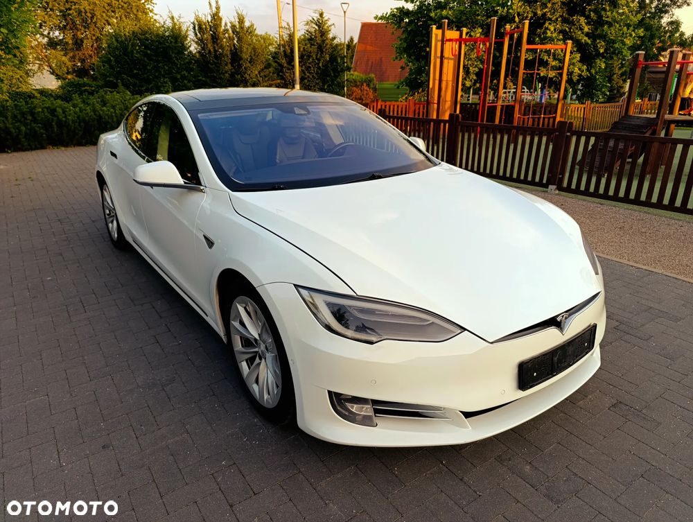 Tesla Model S Long Range Plus - 12