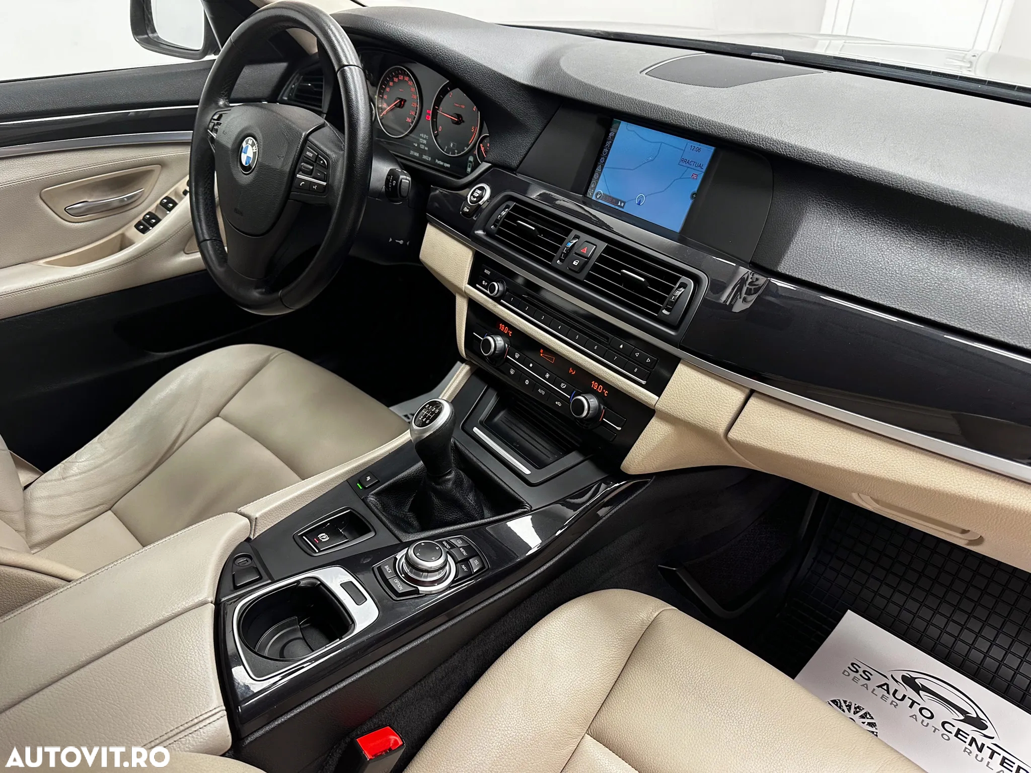 BMW Seria 5 520d Touring - 13