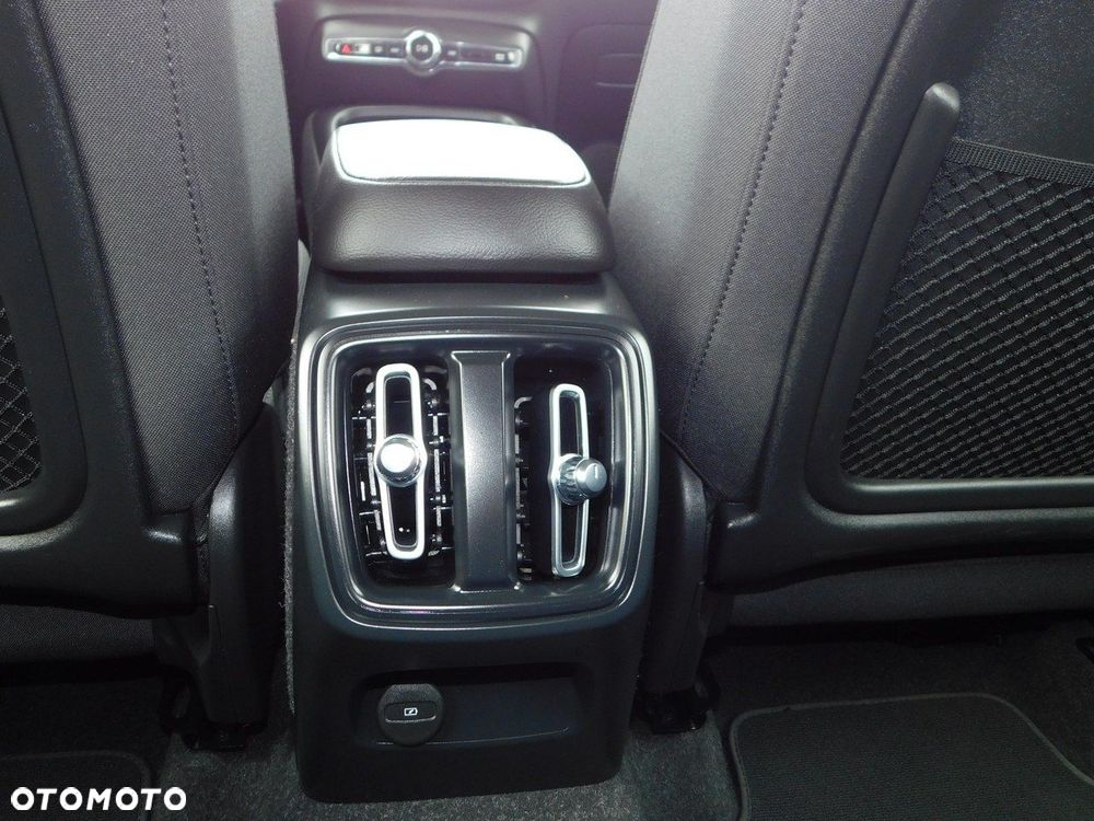 Volvo XC 40 D3 Momentum Pro - 13