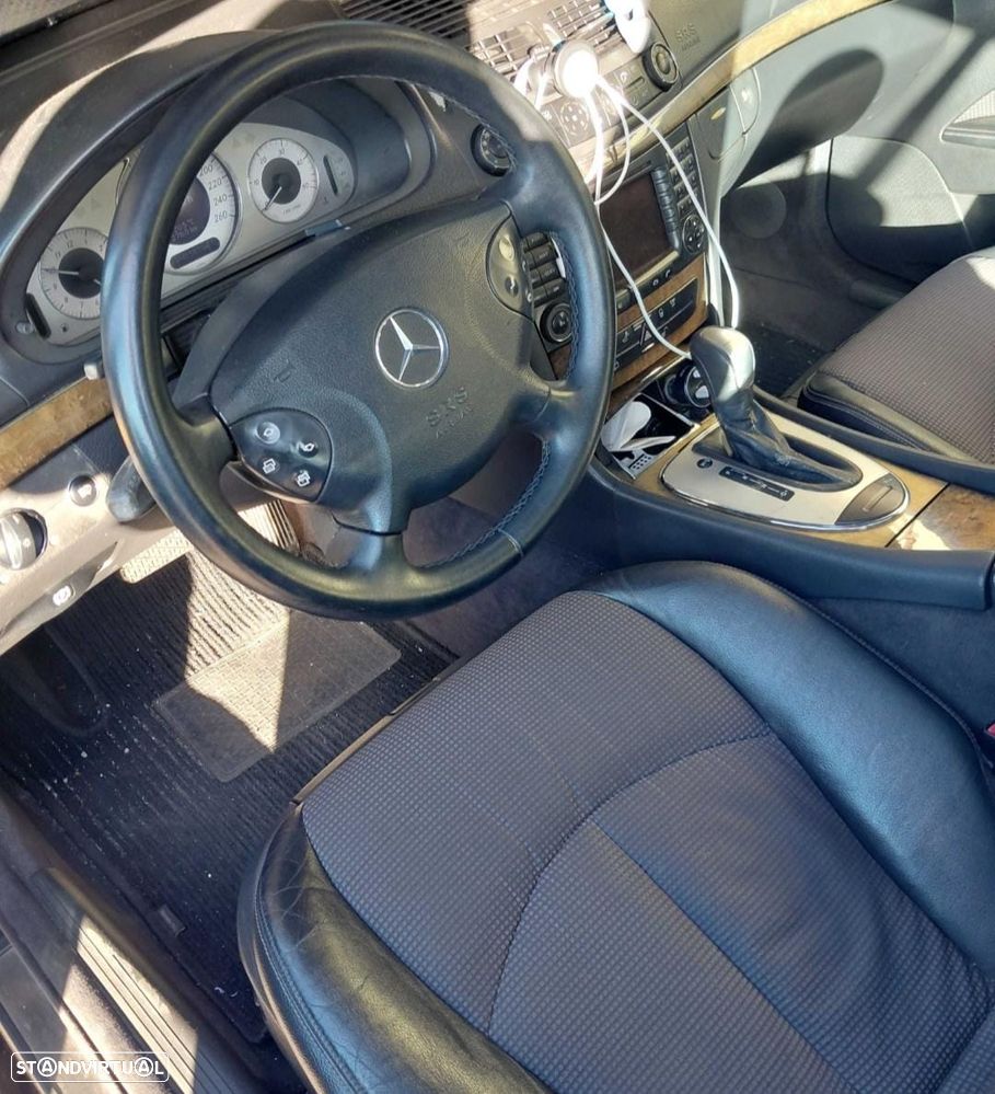 Mercedes-Benz E 220 2003 photo 2