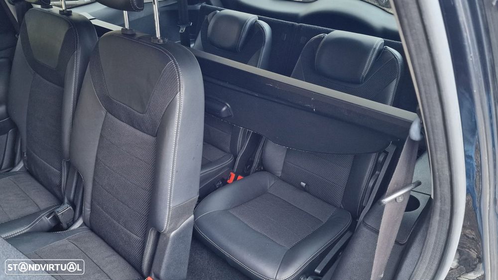 Ford S-Max 2.2 TDCi Titanium 7L - 27