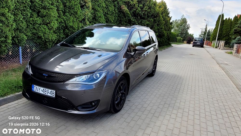 Chrysler Pacifica - 1