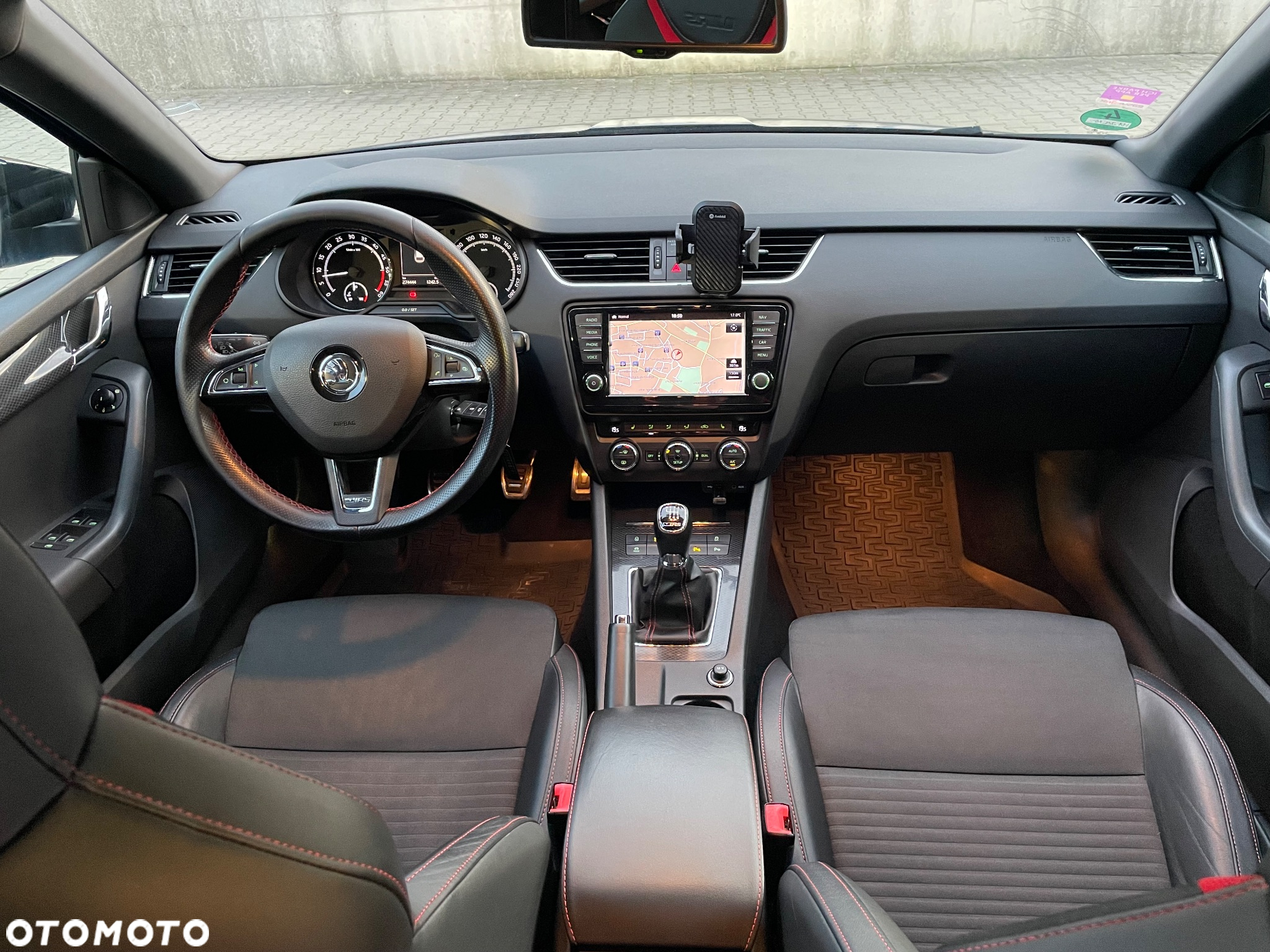 Skoda Octavia Combi 2.0 TDI RS - 19