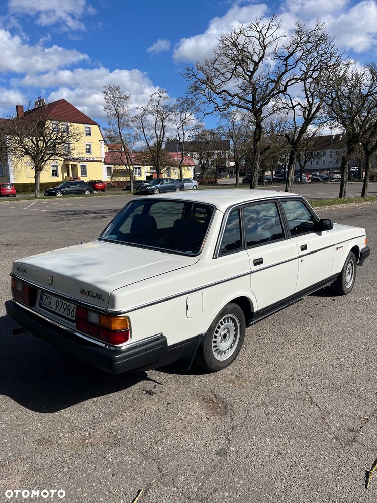 Volvo Seria 200 - 2