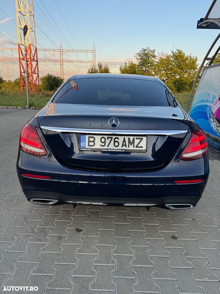 Mercedes-Benz E 220 d 4MATIC Aut. - 4