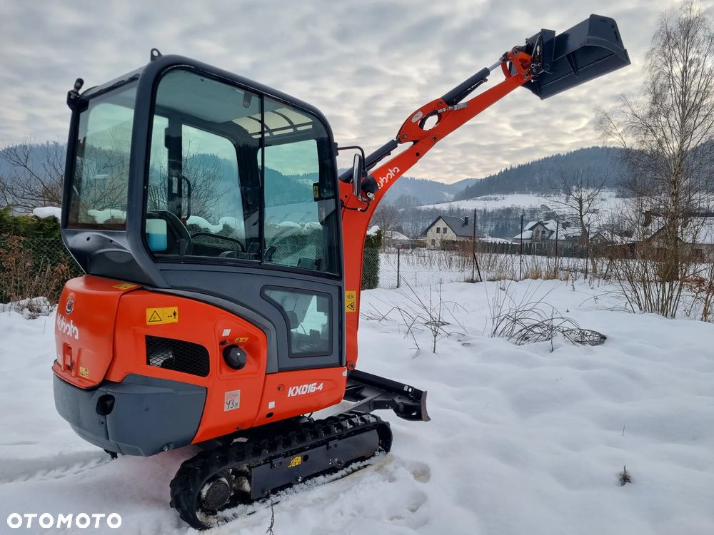 Kubota KX016-4 Koparka Gąsienicowa 2 tony. DEKRA aktualna do 2026r. Rozsuwane Hydr. podwozie! Sprowadzona z Norwegii! Zero luzów i wycieków. Maszyna jak Nowa z Salonu! 2017rok. Pełna Dokumentacja. Gąsienice bez zużycia! Łyżka Skarpowa Nowa! Szybkozłącze! Okazja Tanio! Dodatkowa Linia Hydr. na młot i wiertnice - 4