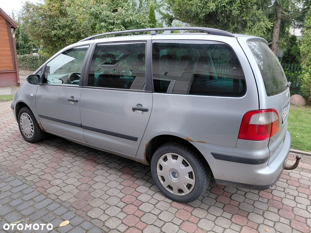 Ford Galaxy 2003 photo 4