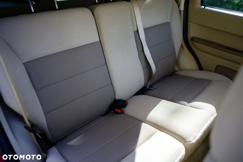 Ford Escape 3.0 XLT - 23