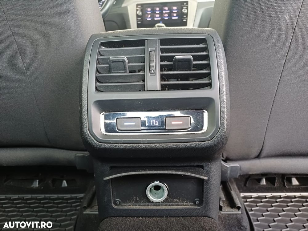 Volkswagen Passat - 25