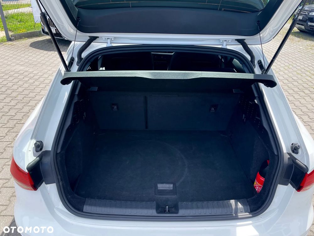 Audi A3 Sportback 30 TFSI mHEV S tronic - 16