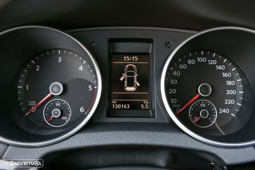 VW Golf 1.6 TDi Confortline DSG - 28