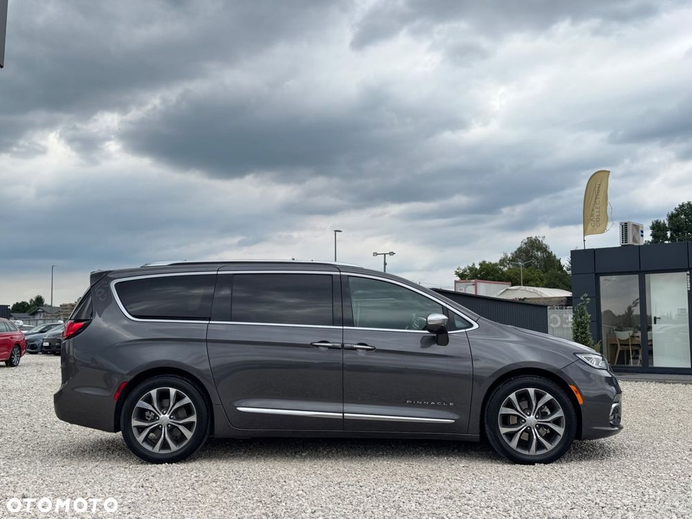 Chrysler Pacifica - 4